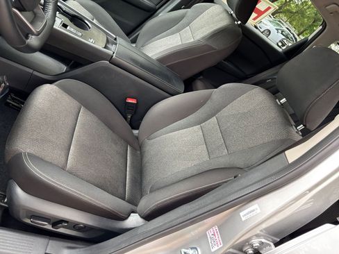 Used 2025 Nissan Rogue SV FWD image 37