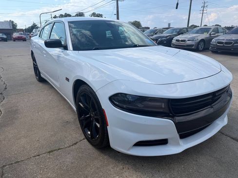 Used 2018 Dodge Charger R/T w/ Blacktop Package RWD image 4