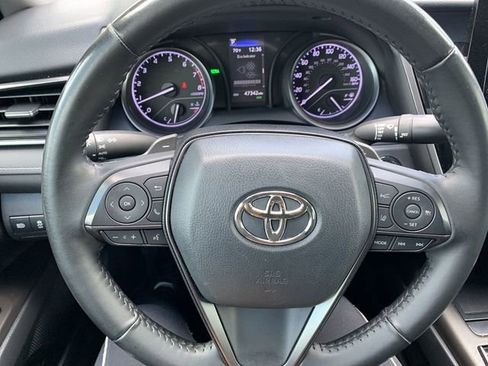 Used 2022 Toyota Camry SE w/ Convenience Package FWD image 19
