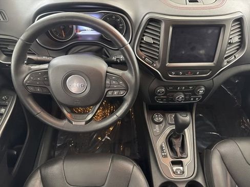Used 2019 Jeep Cherokee Trailhawk AWD/4WD image 26
