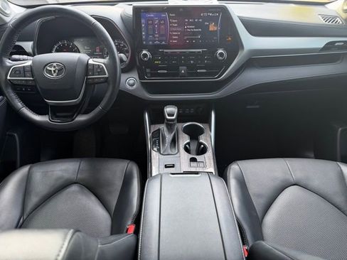 Used 2022 Toyota Highlander Platinum image 28