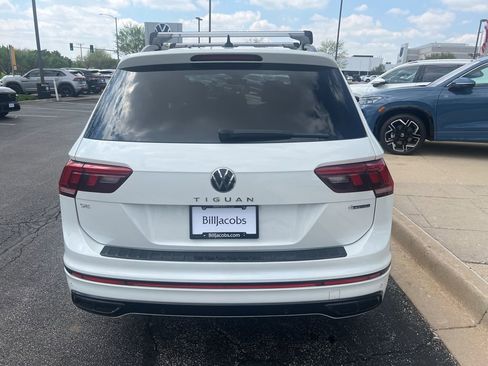 Used 2022 Volkswagen Tiguan SE R-Line AWD/4WD image 5