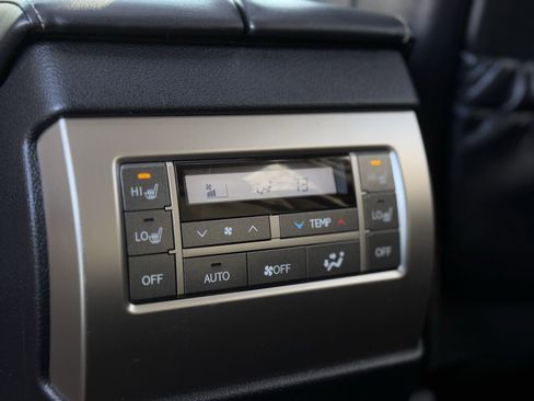 Used 2017 Lexus GX 460 image 32