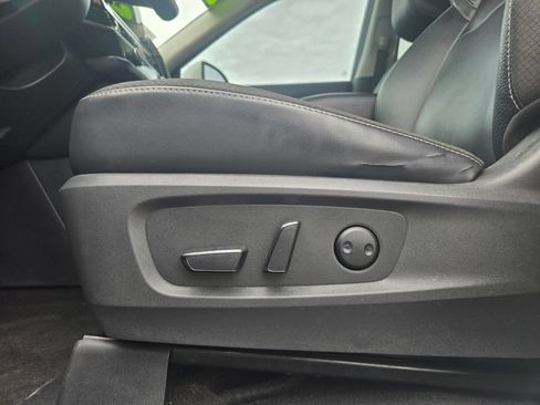 Used 2023 Nissan Pathfinder SL w/ SL Premium Package FWD image 12