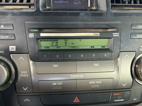 Used 2010 Toyota Highlander Limited FWD image 17