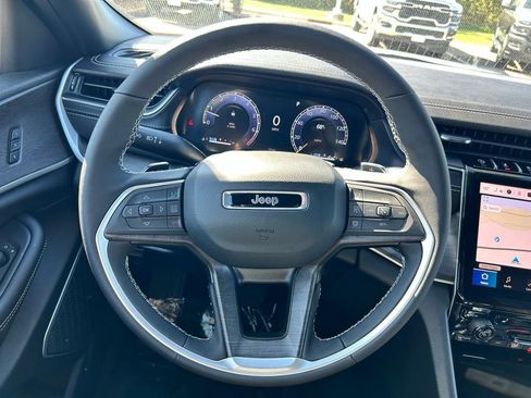 New 2025 Jeep Grand Cherokee L Limited w/ Black Appearance Package image 23