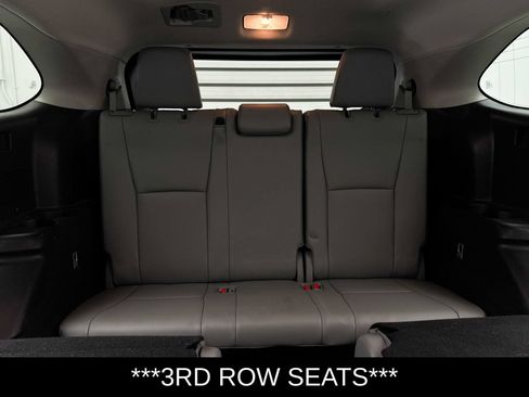 Used 2023 Toyota Highlander XLE FWD image 11