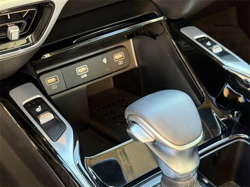 Used 2023 Kia Sorento SX image 28