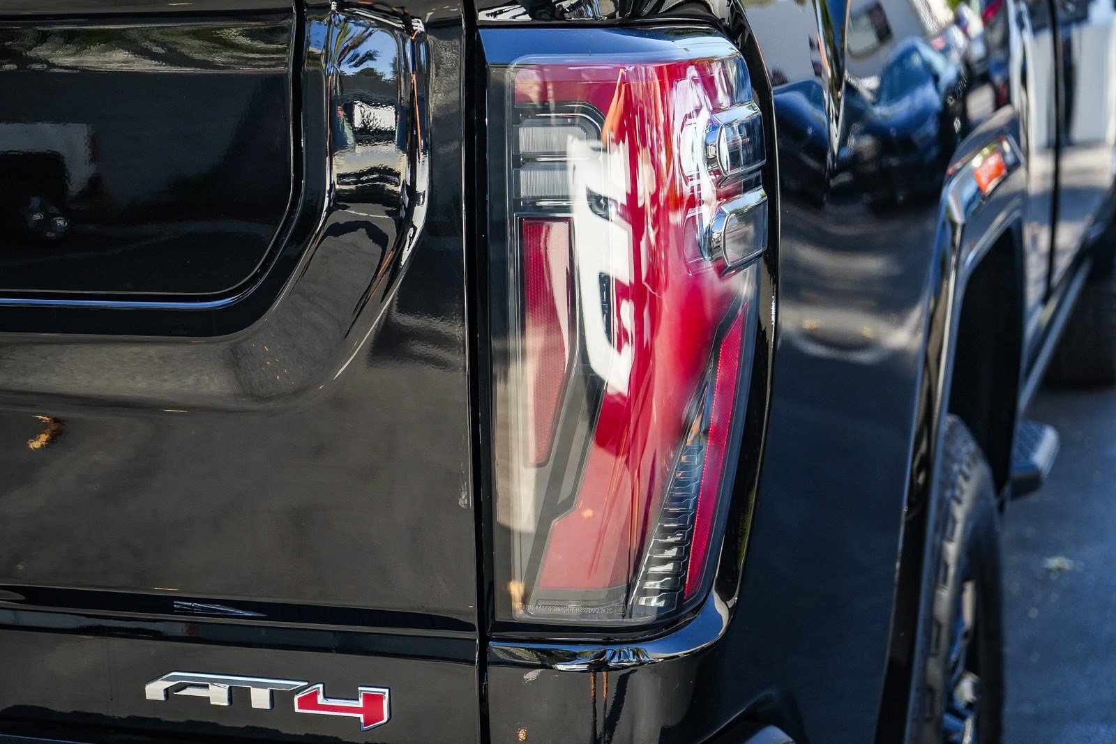 Used 2026 GMC Sierra 2500 AT4 w/ AT4 Premium Plus Package AWD/4WD image 7