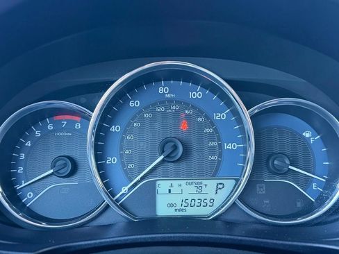 Used 2014 Toyota Corolla LE FWD image 28