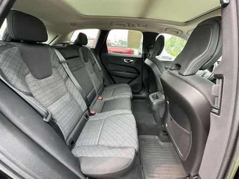 Used 2023 Volvo XC60 B5 Core AWD/4WD image 25
