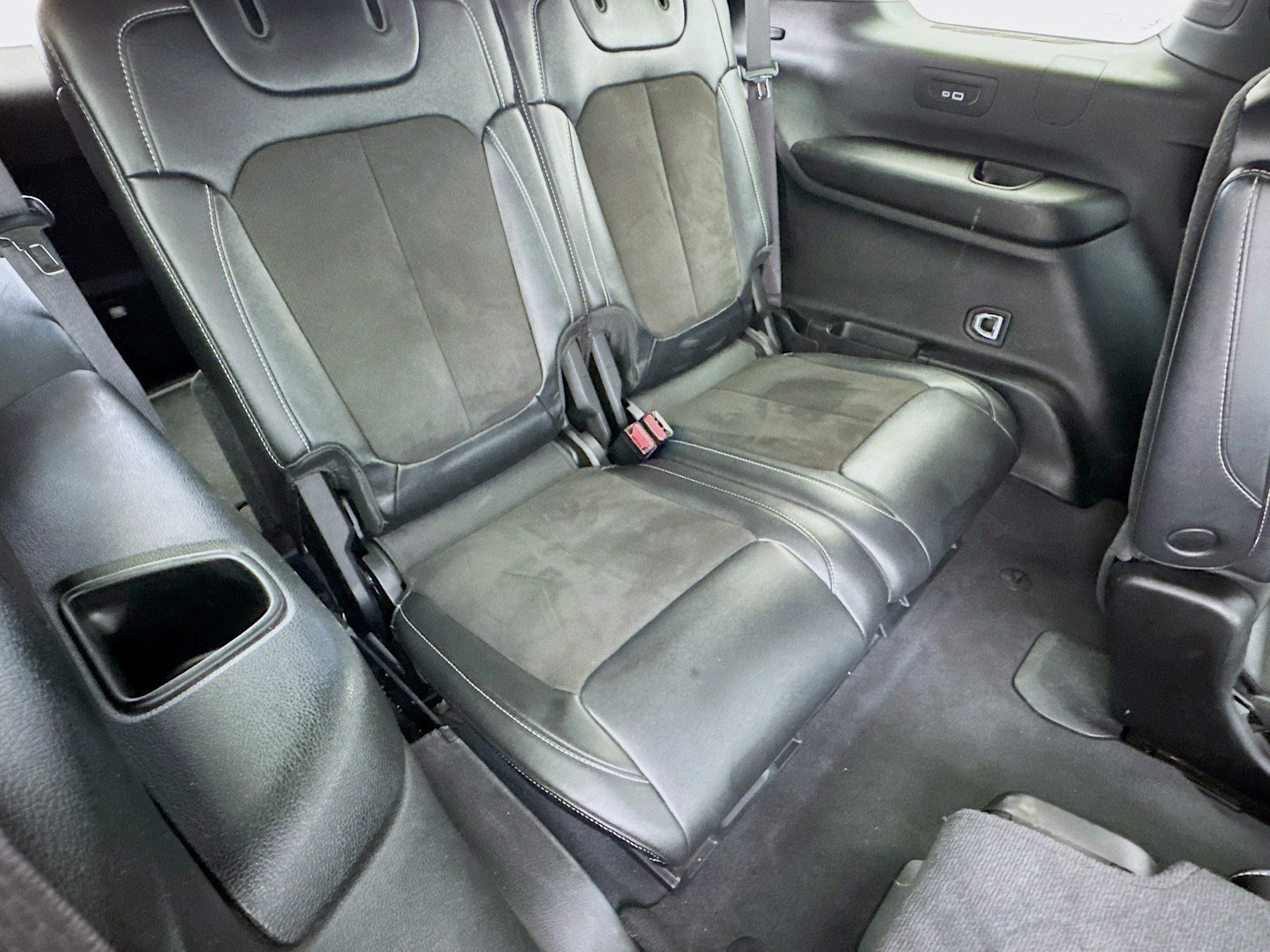 Used 2023 Jeep Grand Cherokee L Laredo AWD/4WD image 19