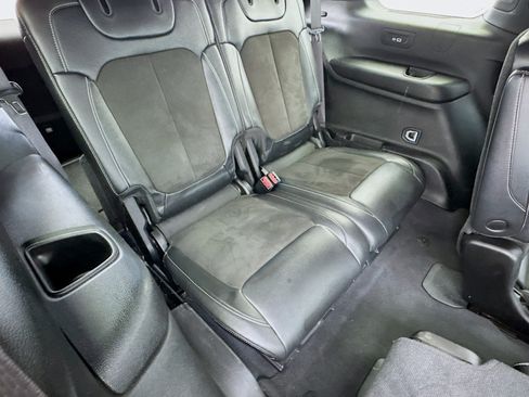 Used 2023 Jeep Grand Cherokee L Laredo AWD/4WD image 19