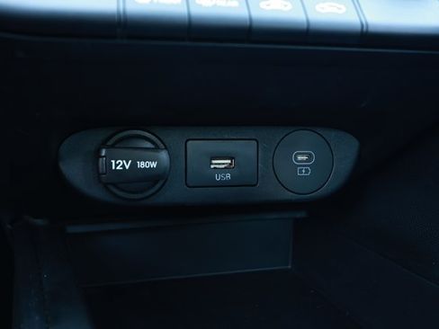 Used 2024 Hyundai Elantra SEL FWD image 17