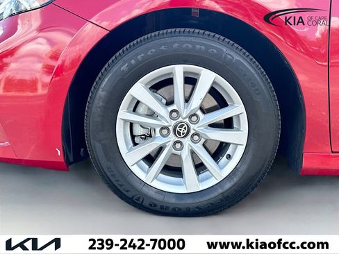 Used 2025 Toyota Camry LE w/ Convenience Package image 40