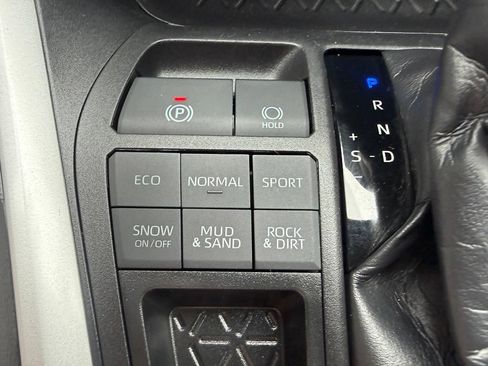 Certified 2024 Toyota RAV4 LE AWD/4WD image 23