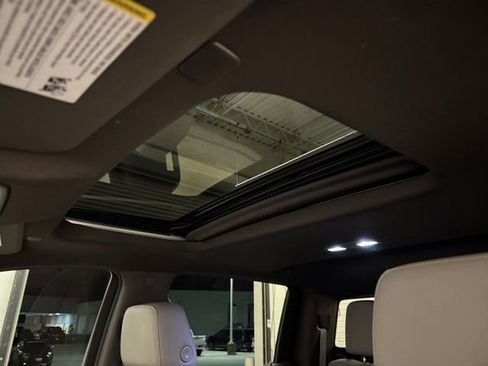 Used 2021 Chevrolet Silverado 1500 LTZ w/ Z71 Off-Road Package image 28