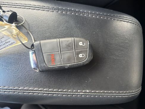 Used 2025 Jeep Compass Trailhawk AWD/4WD image 21
