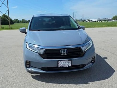Used 2024 Honda Odyssey Elite image 2