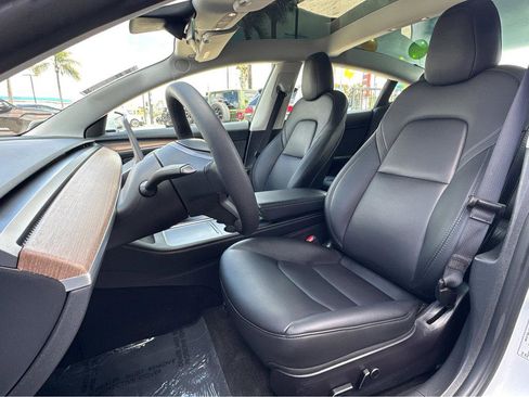 Used 2023 Tesla Model 3 Standard Range image 8