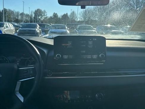 Used 2024 Mitsubishi Outlander SE image 11