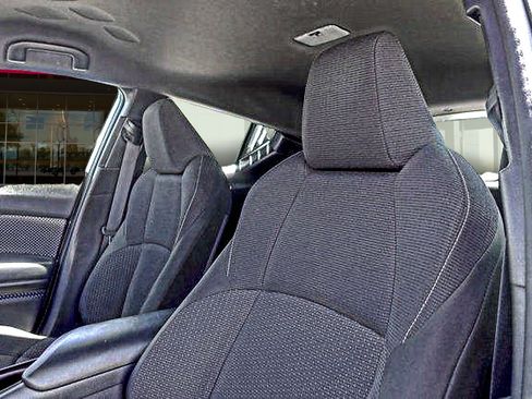 Used 2019 Toyota C-HR XLE FWD image 10