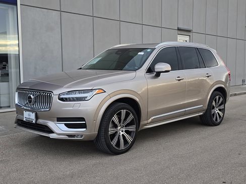 Certified 2023 Volvo XC90 B6 Ultimate w/ Lounge Package image 1
