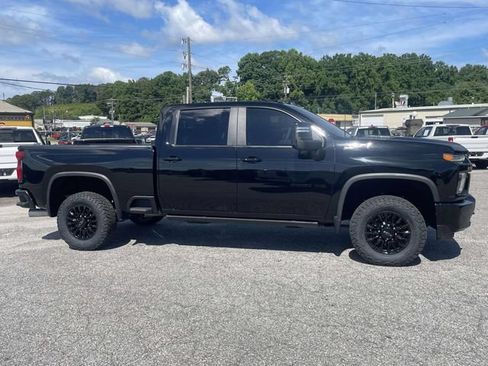 Used 2022 Chevrolet Silverado 2500 LTZ w/ LTZ Plus Package AWD/4WD image 2