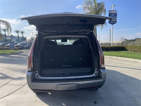 Used 2020 Cadillac Escalade Premium Luxury w/ LPO, Radiant Package image 28