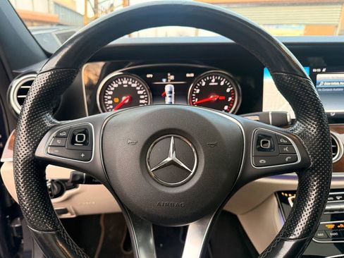 Used 2017 Mercedes-Benz E 300 4MATIC image 16