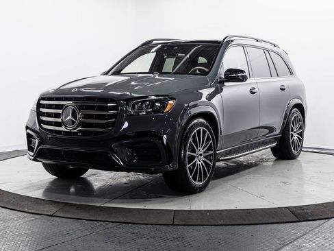 Used 2025 Mercedes-Benz GLS 580 4MATIC image 3