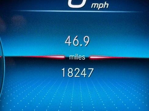 Used 2023 Mercedes-Benz GLE 450 4MATIC image 16