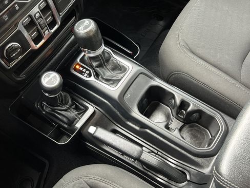 Used 2018 Jeep Wrangler Unlimited Sahara w/ Cold Weather Group image 23