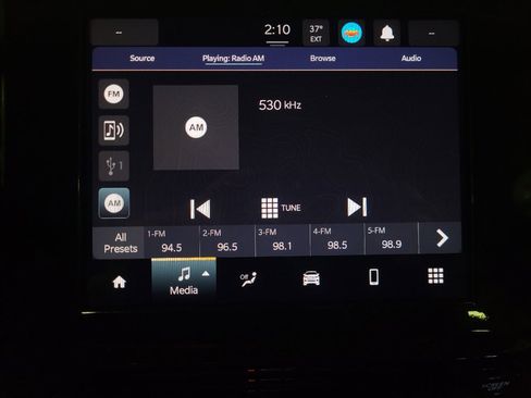 Used 2023 Jeep Grand Cherokee Laredo image 25