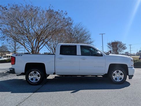 Used 2018 Chevrolet Silverado 1500 LT w/ All Star Edition image 9