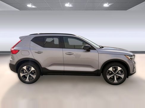Certified 2026 Volvo XC40 B5 Core w/ Climate Package AWD/4WD image 8