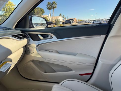 Used 2026 Genesis G70 2.5T Prestige image 16