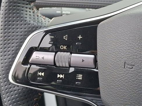 Used 2023 Nissan Ariya FWD image 22