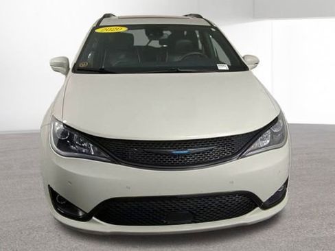 Used 2020 Chrysler Pacifica Limited w/ Advanced Safetytec Group image 3