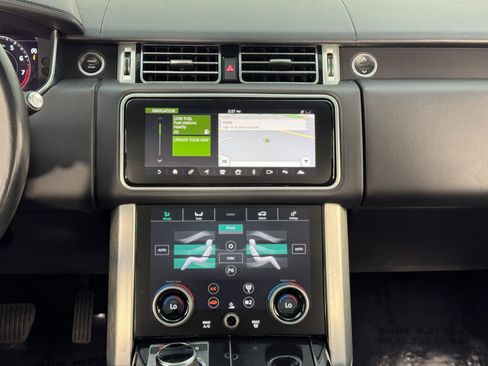 Used 2020 Land Rover Range Rover HSE image 25