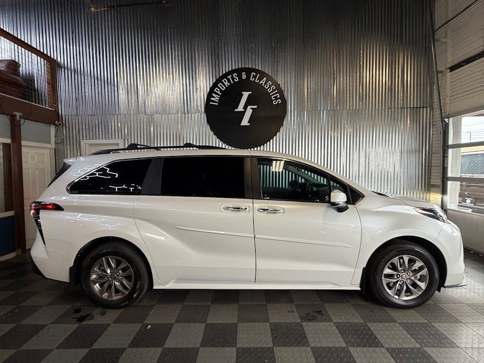 Used 2025 Toyota Sienna XLE FWD image 7