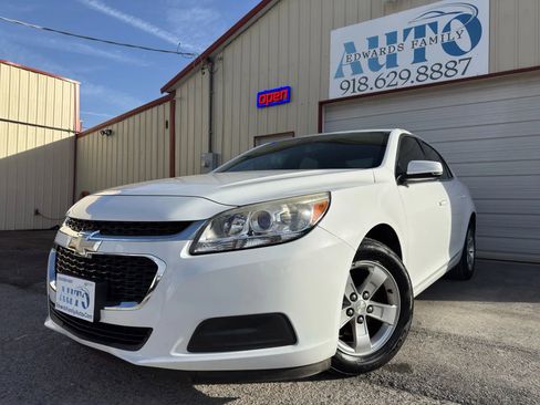 Used 2016 Chevrolet Malibu LT image 8
