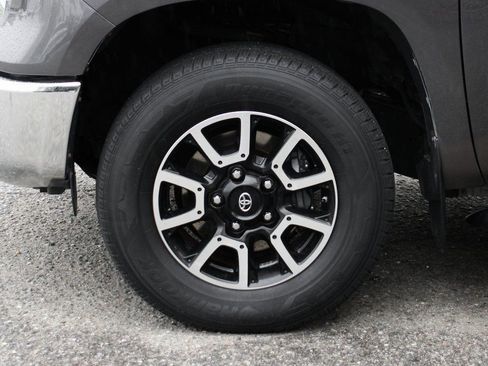 Used 2015 Toyota Tundra SR5 w/ TRD Off Road Package image 40