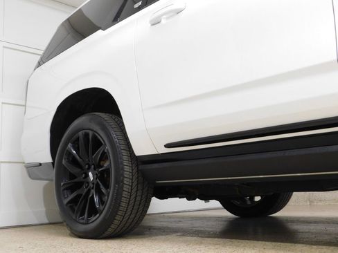 Used 2024 Cadillac Escalade ESV Sport w/ LPO, ONYX Package image 10