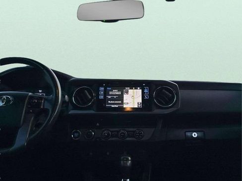 Used 2016 Toyota Tacoma TRD Sport w/ Towing Package image 12