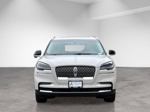 Used 2023 Lincoln Aviator 2WD w/ Premium Package image 10