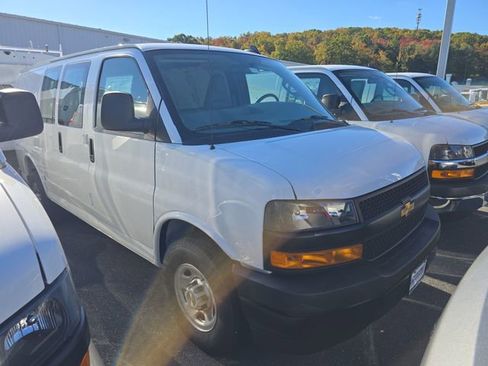 New 2025 Chevrolet Express 2500 w/ Enhanced Convenience Package image 5