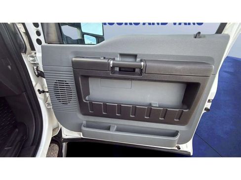 Used 2016 Ford F250 XL w/ Power Equipment Group image 17