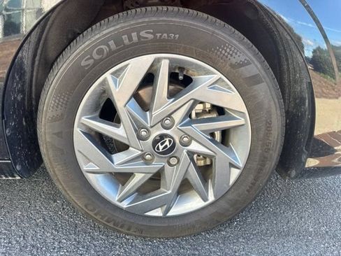 Used 2025 Hyundai Elantra Hybrid FWD image 4
