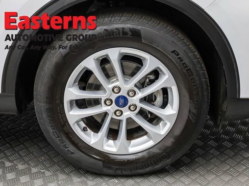 Used 2022 Ford Escape SE w/ Cold Weather Package image 30